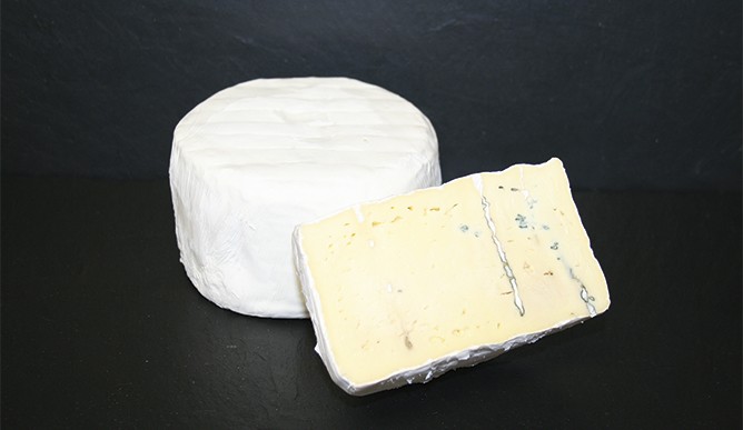 Anderlbauer Käsespezialitäten, Kuhbrie mit Blauschimmel