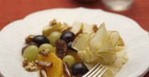 Fruchtsalat mit Walnüssen mit Fol Epi Hauchfein Pfeffer